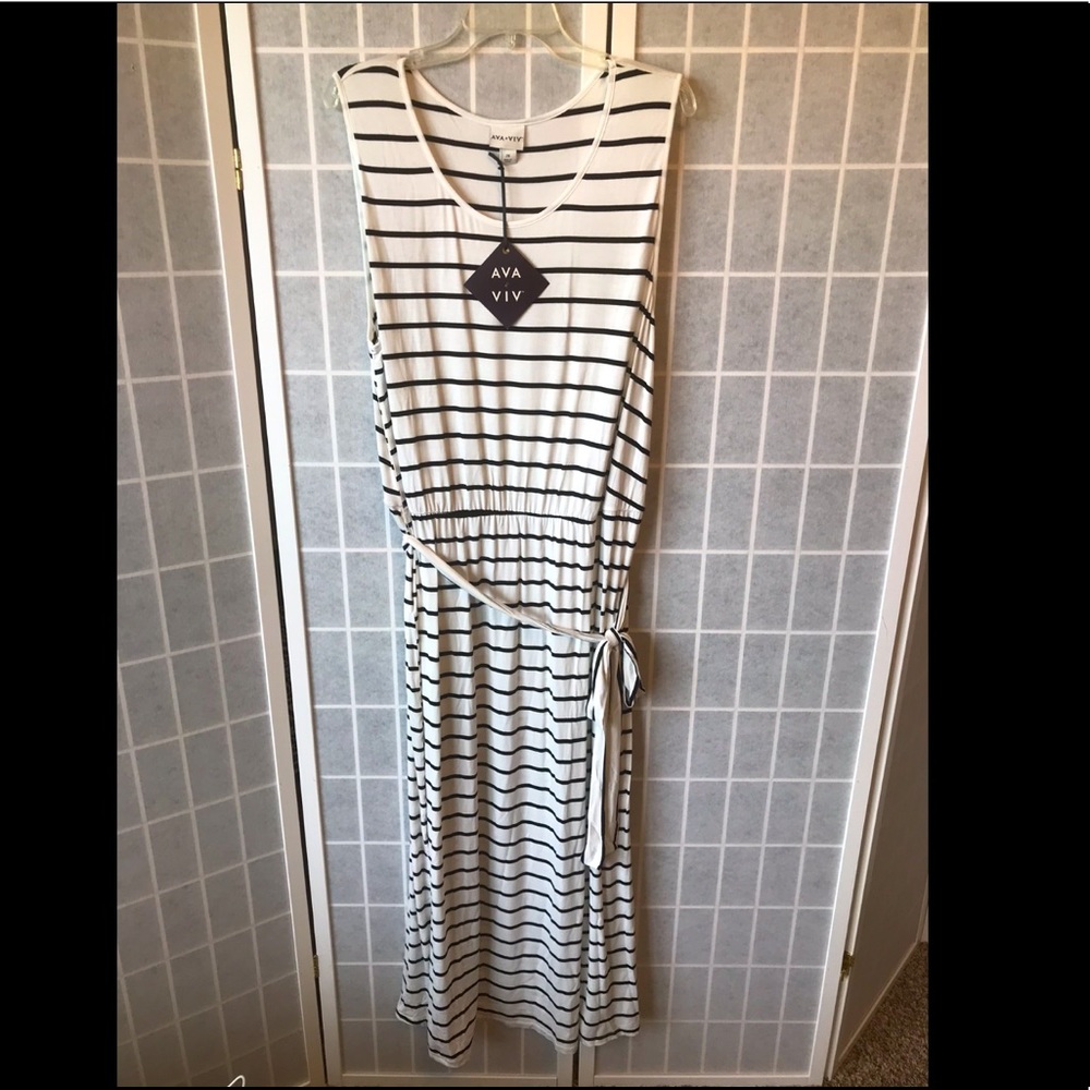 Ava&Viv Black/White Striped Sleeveless Maxi Dress